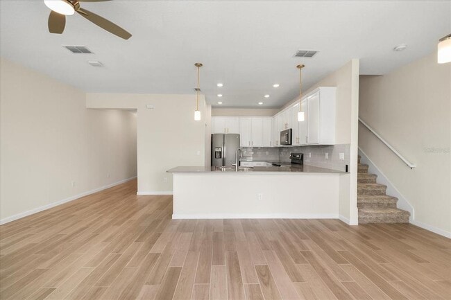 Building Photo - 9819 Red Eagle Dr