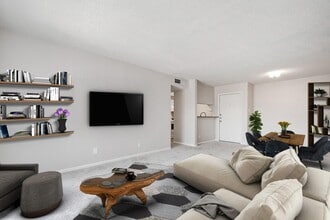 Building Photo - 10110 Forum W Dr