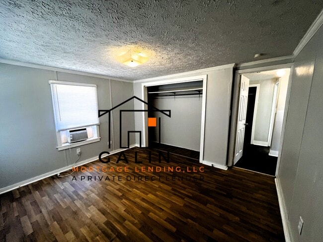 Building Photo - 5217 Simpson St