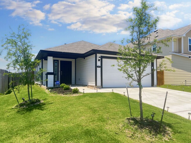 Foto del edificio - Modern and Beautiful - 3/BR and 2/BA Home ...