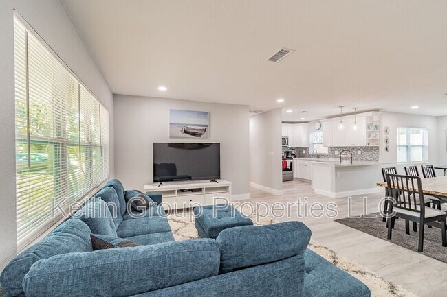 Photo - 2221 Calexico Way S House