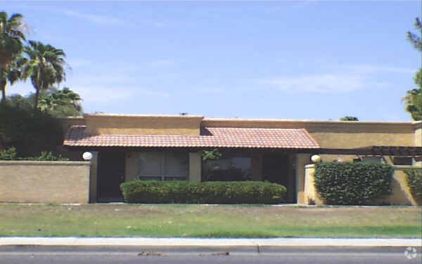 Primary Photo - 615 N Arrowhead Dr
