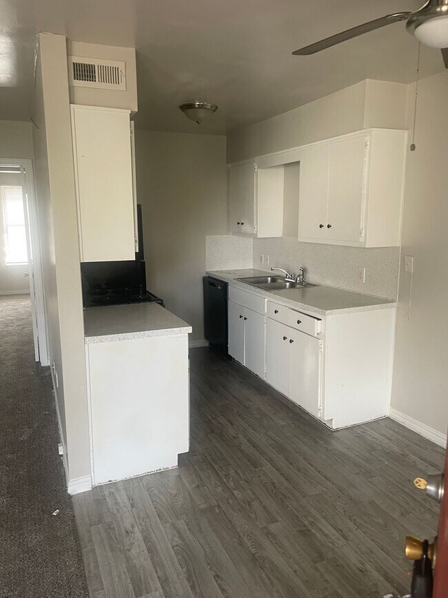 Foto del edificio - 5124 S Delaware Pl