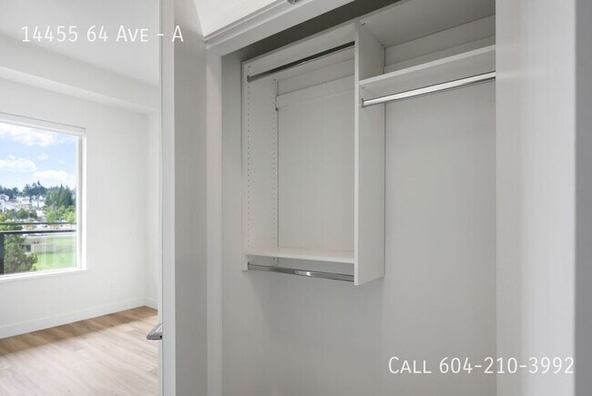 Photo du bâtiment - Brand New Condo in Sterling at Bell Centre...