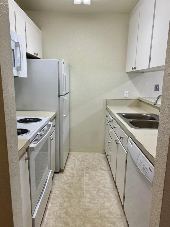 Foto del edificio - 395 Imperial Way