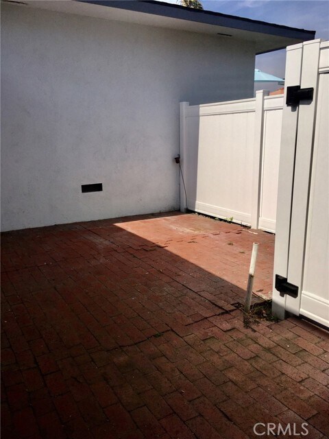 Foto del edificio - 225 Avenida Santa Barbara