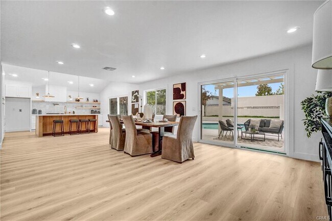 Foto del edificio - 2842 E Virginia Ave