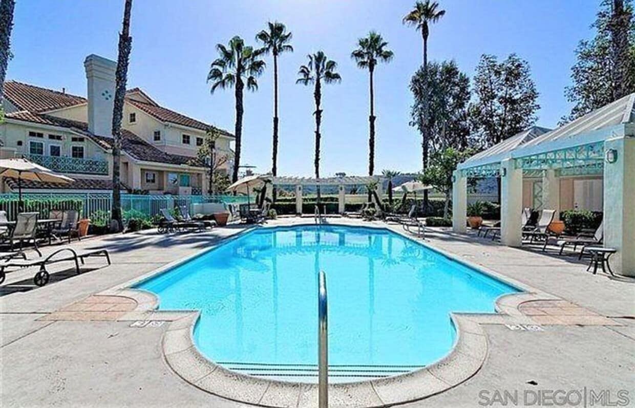 Primary Photo - The perfect 3 Bed 3 bath Townhouse