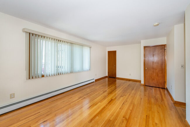 Living Room - 34 Hilton St