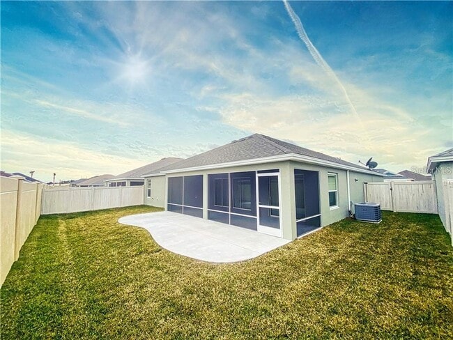 Building Photo - 5849 Seymour Ave