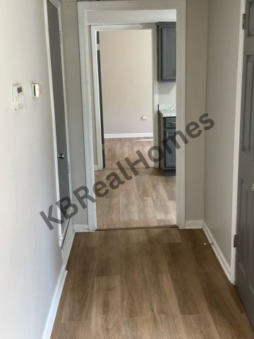 Foto del edificio - 1038 N Claybrook St