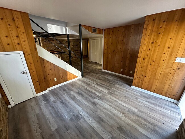 Foto del edificio - 2071-2073 E Roxboro Rd NE