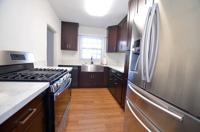 Foto del edificio - 3Bd/1.5Ba Duplex