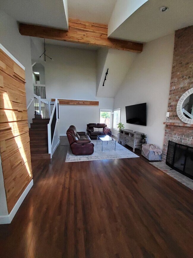 Photo - Great home near Progress Ridge