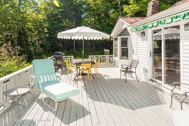 Building Photo - 16 Bakertown Rd