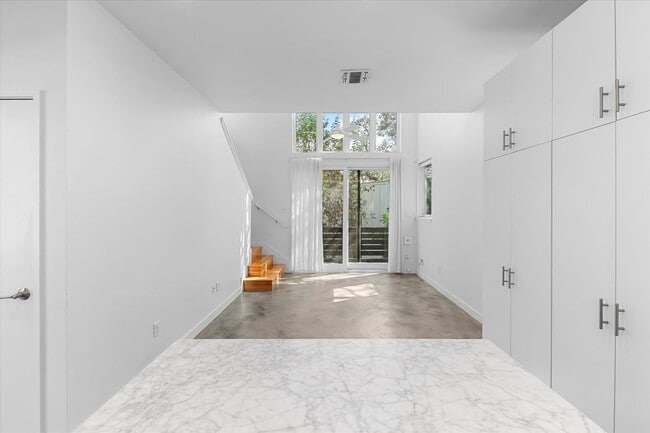 Building Photo - 1204 Woodland Ave