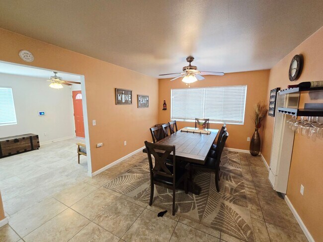 Foto del edificio - Fully Furnished, Secluded & Private