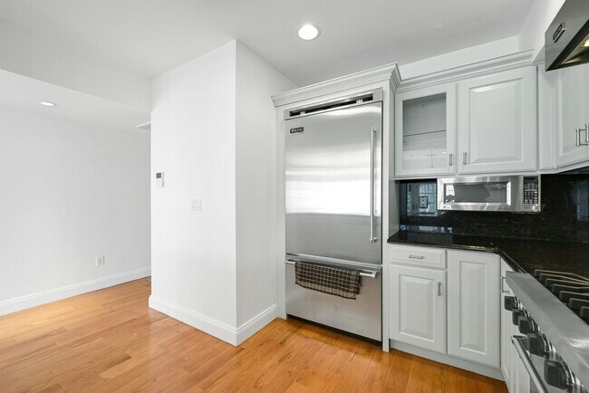 Foto del edificio - 64 Madison St