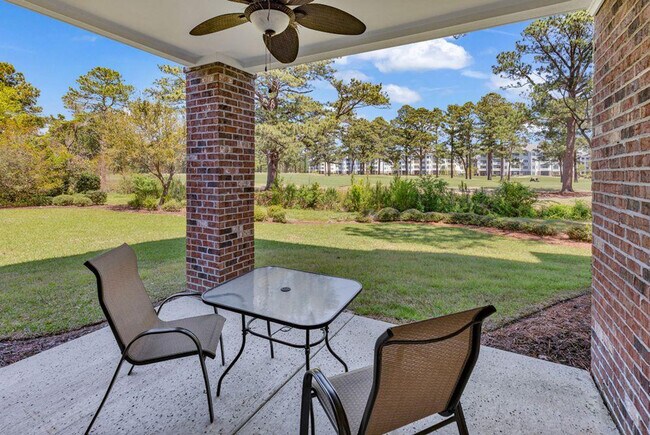 Foto del edificio - 4869 Magnolia Pointe Ln