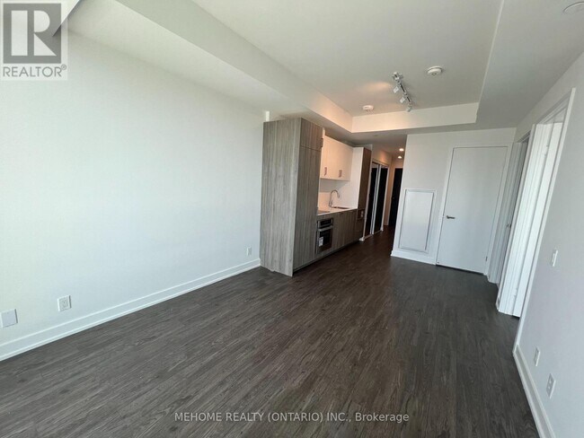 Photo du bâtiment - 88 Queen St E