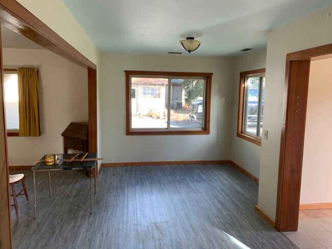 Building Photo - 1671 E Miles Ave
