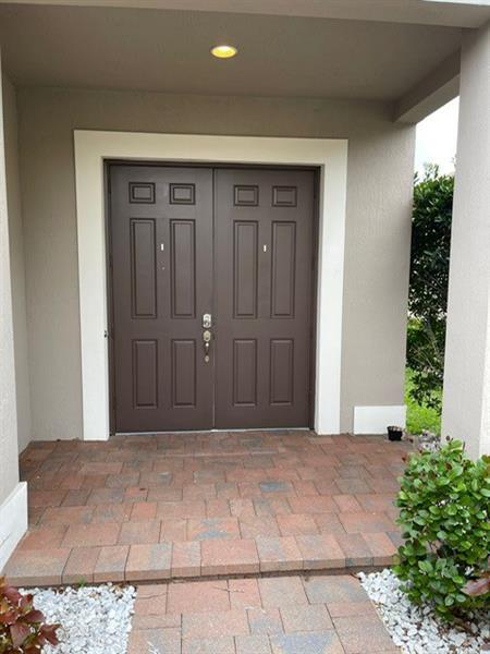 Building Photo - 8500 S Miralago Way