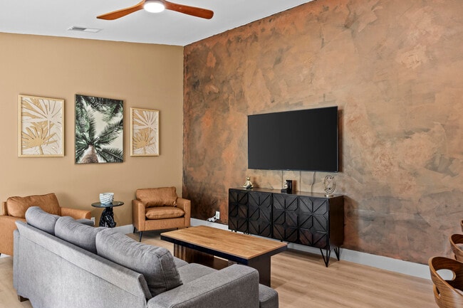 Foto del edificio - 1368 Periwinkle Pl