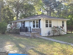 Building Photo - 15 Dixie Dr