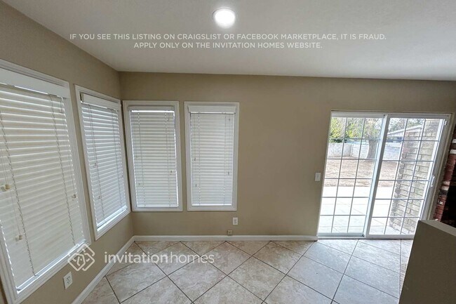 Foto del edificio - 12528 Vivienda Ave