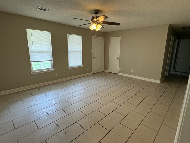 Foto del edificio - 6285 Cornwall Rd
