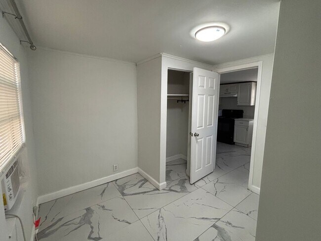 Foto del edificio - 729 NW 19th Ave