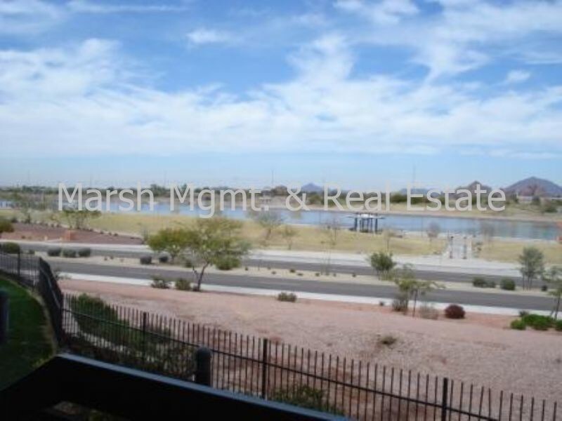 Building Photo - Gorgeous town-home on Tempe Town Lake!