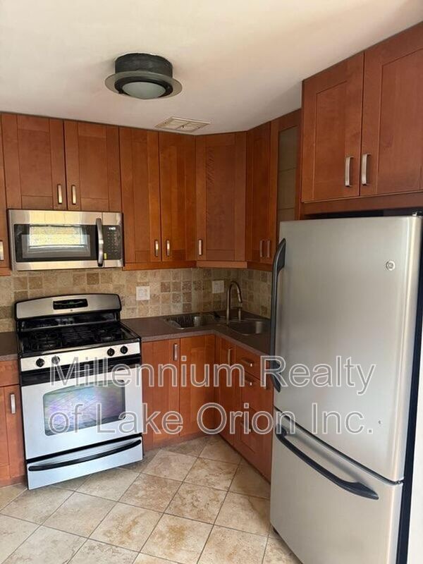 Foto del edificio - 2503 W 13 Mile Rd