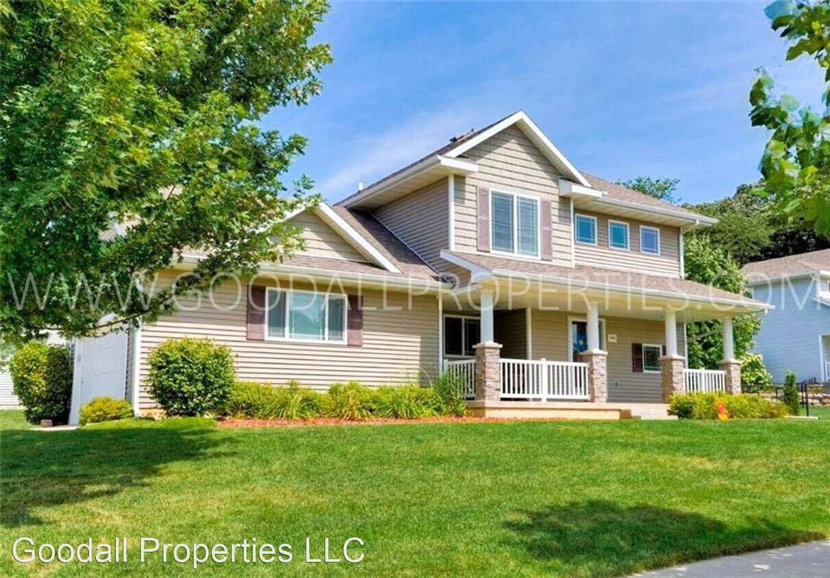 2983 Twana Dr, Des Moines, IA 50310 House Rental in Des Moines, IA
