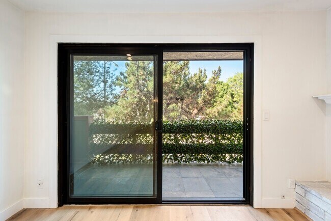 Foto del edificio - 4524 Tujunga Ave