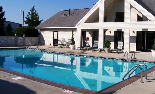 Piscina - Talbert Woods Apartments and Townhomes