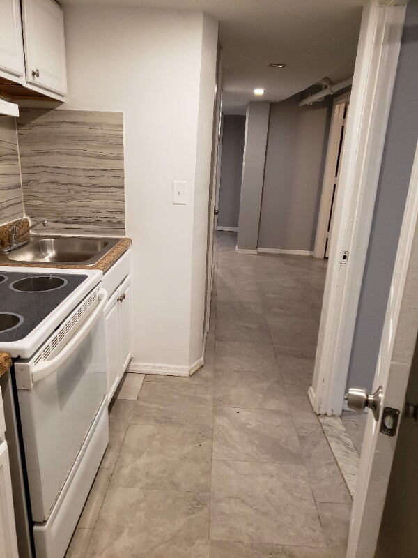 Foto del edificio - 1324 Clay Ave