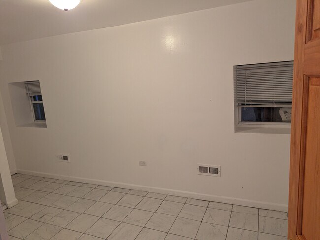 15 - 1318 S Kolin Ave