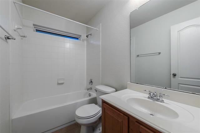 Building Photo - 1733 Castle Creek Dr