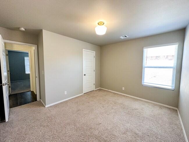 Foto del edificio - 8306 E 162nd St S