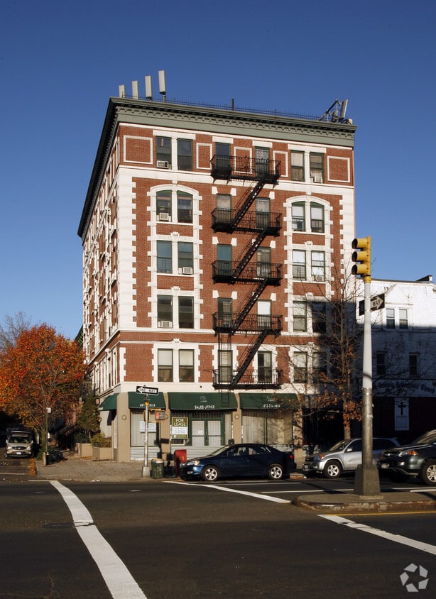 Primary Photo - 401-403 Lenox Ave