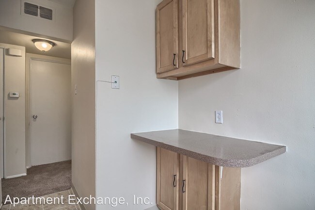 Building Photo - 8669 Old Towne Dr