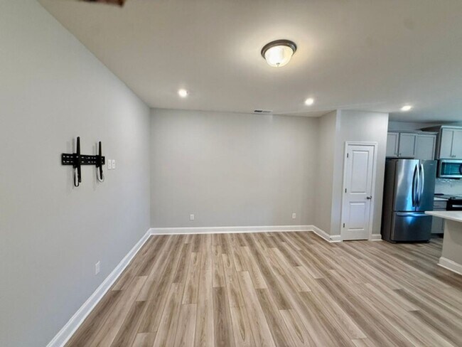 Foto del edificio - 1526 Cedar Tree Dr