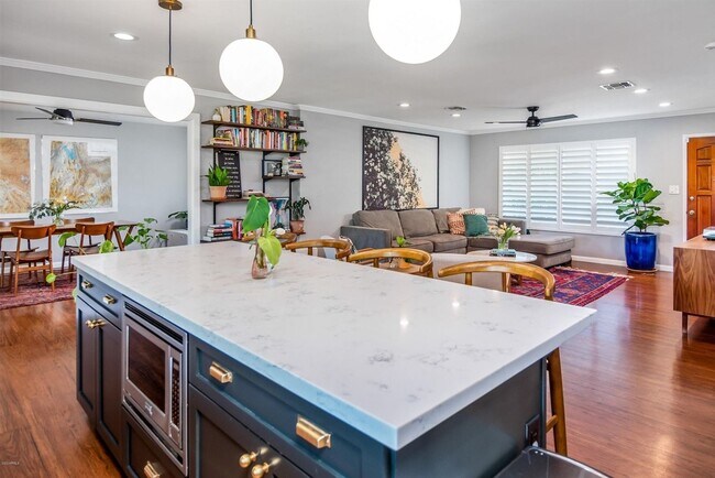 Foto del edificio - 3 bedroom 2 bathroom in Scottsdale Estates!!