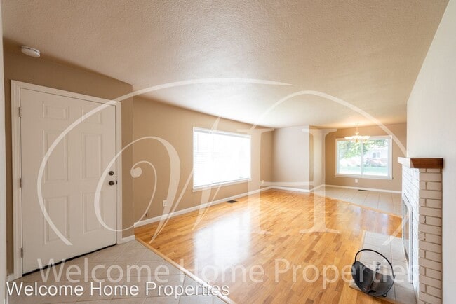 Building Photo - 3 br, 2.5 bath House - 639 SW 2nd St