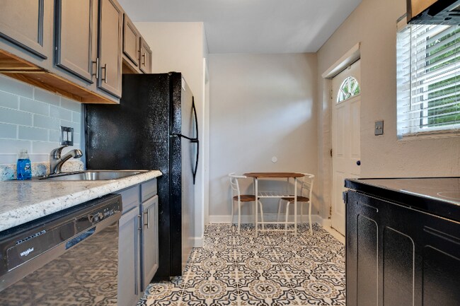 Foto del edificio - 692 Smith St SW