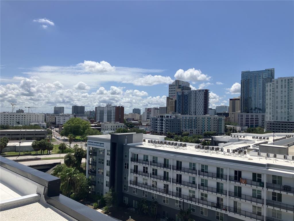 Foto principal - 201 W Laurel St