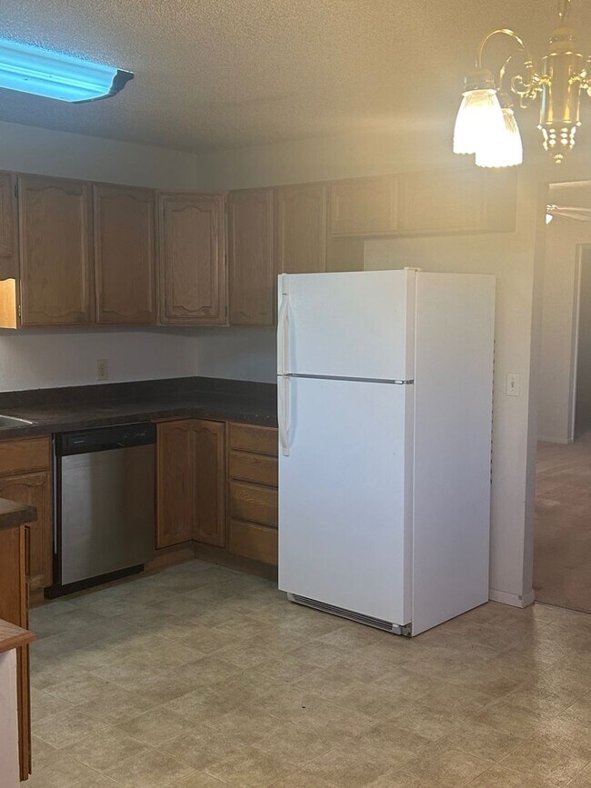 Building Photo - 323 Covert Ln