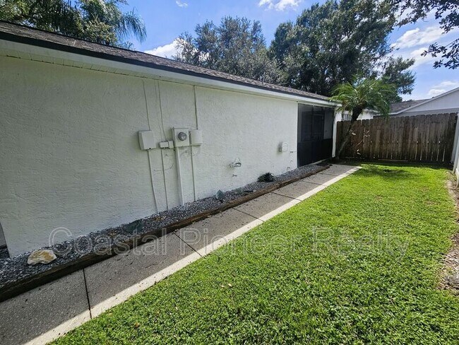 Foto del edificio - 1407 Mohrlake Dr