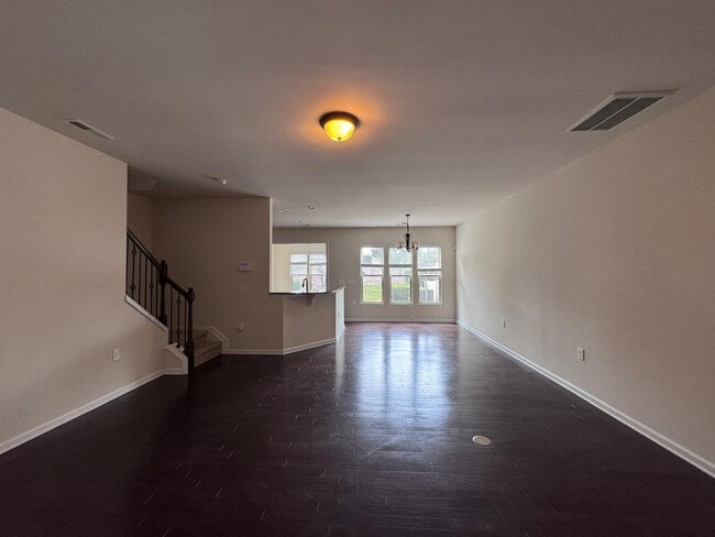 Foto del edificio - 628 Denhoff Dr